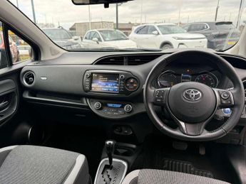 Toyota Yaris 1.5 Hybrid Y20 5dr CVT [Bi-tone]