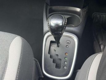 Toyota Yaris 1.5 Hybrid Y20 5dr CVT [Bi-tone]