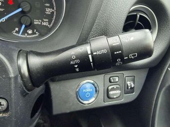 Toyota Yaris 1.5 Hybrid Y20 5dr CVT [Bi-tone]