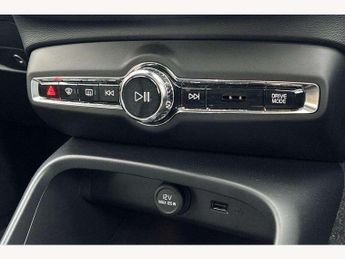 Volvo XC40 2.0 T4 Inscription Pro 5dr AWD Geartronic