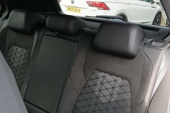 Volkswagen Golf 1.5 eTSI 150 R-Line 5dr DSG