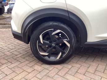 Nissan Juke 1.0 DiG-T 114 N-Connecta 5dr DCT