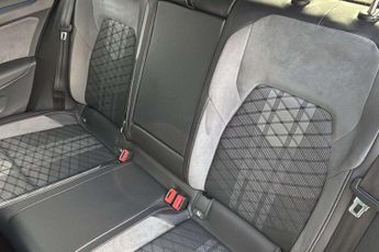 Volkswagen Golf 2.0 TDI 150 R-Line 5dr DSG