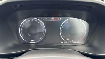 Volvo XC40 2.0 T4 Momentum Pro 5dr AWD Geartronic