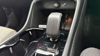 Volvo XC40 2.0 B3P Plus Dark 5dr Auto