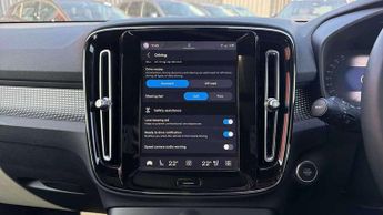 Volvo XC40 2.0 B3P Ultimate Dark 5dr Auto