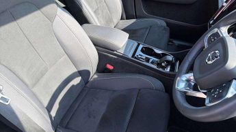 Volvo XC40 2.0 B3P Ultimate Dark 5dr Auto