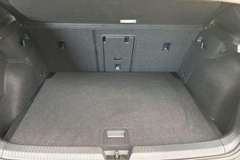 Volkswagen Golf 1.5 eTSI R-Line 5dr DSG
