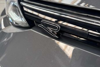 Volkswagen Golf 1.5 eTSI R-Line 5dr DSG
