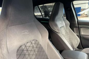 Volkswagen Golf 1.5 eTSI R-Line 5dr DSG