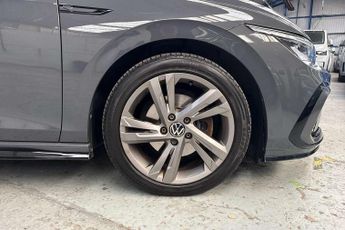 Volkswagen Golf 1.5 eTSI R-Line 5dr DSG