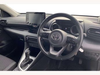 Toyota Yaris 1.5 Hybrid Design 5dr CVT
