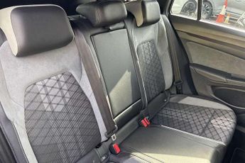 Volkswagen Golf Estate 1.5 eTSI 150 R-Line 5dr DSG