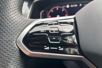 Volkswagen Tiguan 2.0 TDI R-Line 5dr DSG