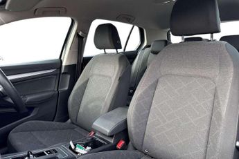 Volkswagen Golf 1.0 eTSI Life 5dr DSG