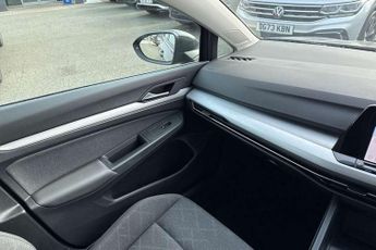 Volkswagen Golf 1.0 eTSI Life 5dr DSG