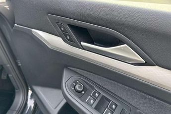 Volkswagen Golf 1.0 eTSI Life 5dr DSG