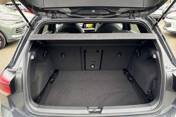 Volkswagen Golf 1.5 eTSI 150 R-Line 5dr DSG