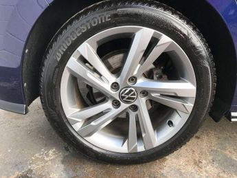 Volkswagen Golf 1.5 eTSI 150 R-Line 5dr DSG