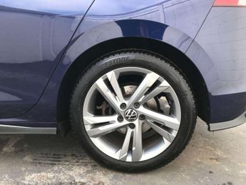 Volkswagen Golf 1.5 eTSI 150 R-Line 5dr DSG