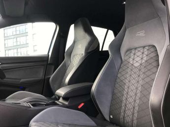 Volkswagen Golf 1.5 eTSI 150 R-Line 5dr DSG