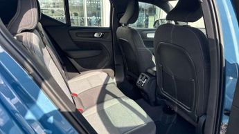 Volvo XC40 2.0 B3P Plus Dark 5dr Auto