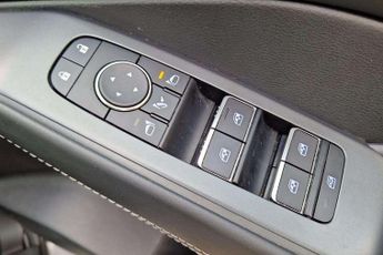 Nissan Qashqai 1.3 DiG-T MH 158 N-Connecta 5dr Xtronic