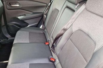 Nissan Qashqai 1.3 DiG-T MH 158 N-Connecta 5dr Xtronic