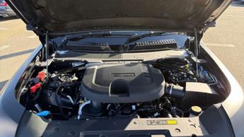 Land Rover Defender 3.0 D300 X-Dynamic HSE 90 3dr Auto