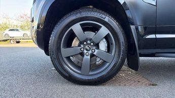 Land Rover Defender 3.0 D300 X-Dynamic HSE 90 3dr Auto