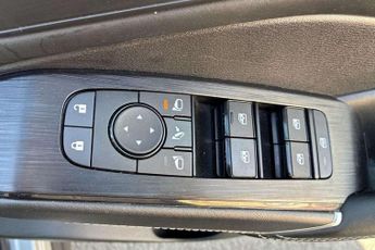 Nissan Qashqai 1.3 DiG-T MH 158 N-Connecta 5dr Xtronic