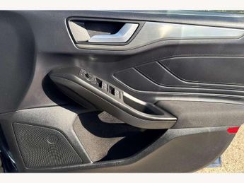 Ford Focus Estate 1.0 EcoBoost Hybrid mHEV Titanium 5dr Auto