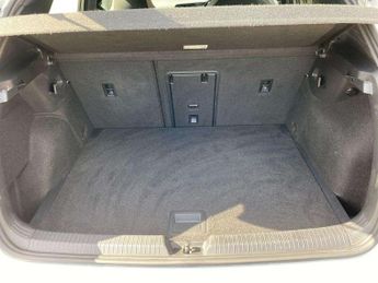 Volkswagen Golf 1.5 eTSI 150 R-Line 5dr DSG