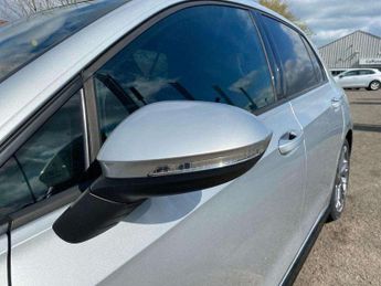 Volkswagen Golf 1.5 eTSI 150 R-Line 5dr DSG