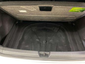 Volkswagen Golf 2.0 TDI Life 5dr DSG