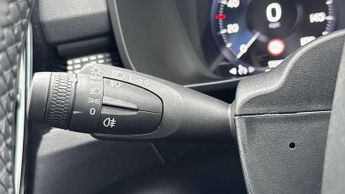 Volvo XC40 Recharge 1.5 T4 Recharge PHEV R DESIGN 5dr Auto