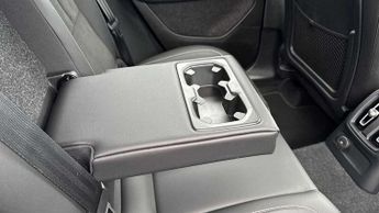 Volvo XC40 Recharge 1.5 T4 Recharge PHEV R DESIGN 5dr Auto