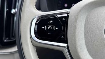 Volvo XC60 2.0 B4P Plus Dark 5dr Geartronic