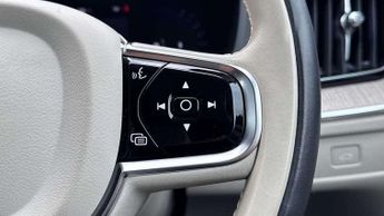 Volvo XC60 2.0 B4P Plus Dark 5dr Geartronic