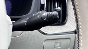 Volvo XC60 2.0 B4P Plus Dark 5dr Geartronic