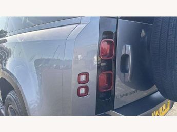 Land Rover Defender 3.0 D250 X-Dynamic SE 90 3dr Auto