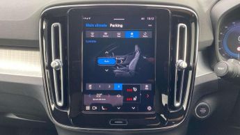 Volvo XC40 2.0 B3P Plus Dark 5dr Auto