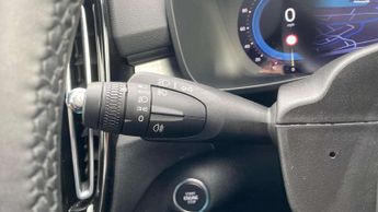 Volvo XC40 2.0 B3P Plus Dark 5dr Auto