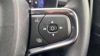 Volvo XC40 2.0 B3P Plus Dark 5dr Auto