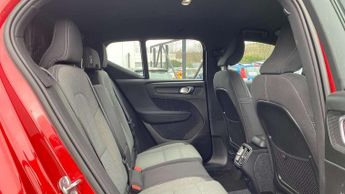 Volvo XC40 2.0 B3P Plus Dark 5dr Auto