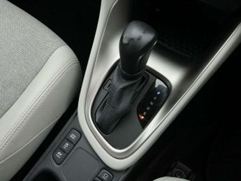 Toyota Yaris 1.5 Hybrid Excel 5dr CVT