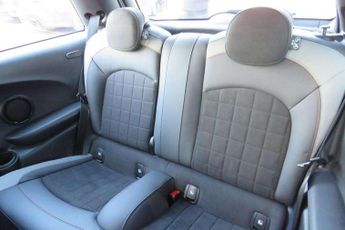 MINI Hatchback 2.0 Cooper S Sport Premium 3dr Auto