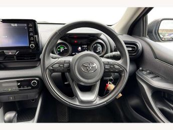 Toyota Yaris 1.5 Hybrid Design 5dr CVT