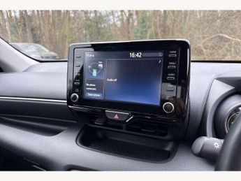 Toyota Yaris 1.5 Hybrid Design 5dr CVT