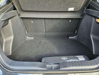 Toyota C-HR 1.8 Hybrid Design 5dr CVT